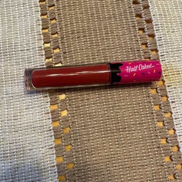 Half Caked Lip Fondant Brick Red Shade Low Key Liquid Lipstick - Picture 3 of 4